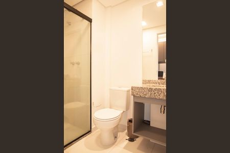 Banheiro de kitnet/studio para alugar com 1 quarto, 21m² em Vila Clementino, São Paulo