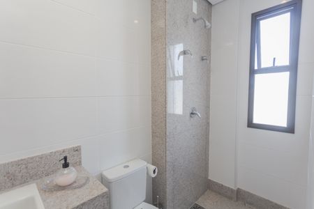 Apartamento à venda com 143m², 4 quartos e 3 vagas Apartamento à venda com 143m², 4 quartos e 3 vagasBanheiro da Suíte 2