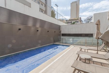 Apartamento à venda com 143m², 4 quartos e 3 vagas Apartamento à venda com 143m², 4 quartos e 3 vagasÁrea comum - Piscina