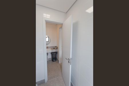 Apartamento à venda com 143m², 4 quartos e 3 vagas Apartamento à venda com 143m², 4 quartos e 3 vagasBanheiro da Semi-Suíte 1 e 2