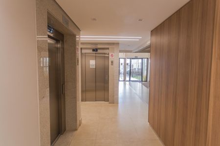 Apartamento à venda com 143m², 4 quartos e 3 vagas Apartamento à venda com 143m², 4 quartos e 3 vagasHall de entrada