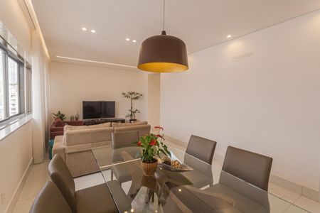 Apartamento à venda com 143m², 4 quartos e 3 vagas Apartamento à venda com 143m², 4 quartos e 3 vagasSala