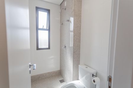 Apartamento à venda com 143m², 4 quartos e 3 vagas Apartamento à venda com 143m², 4 quartos e 3 vagasBanheiro da Semi-Suíte 1 e 2