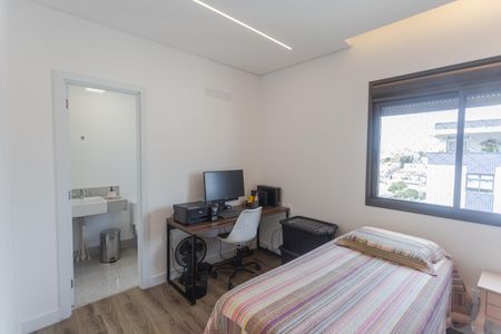 Apartamento à venda com 143m², 4 quartos e 3 vagas Apartamento à venda com 143m², 4 quartos e 3 vagasSuíte 2