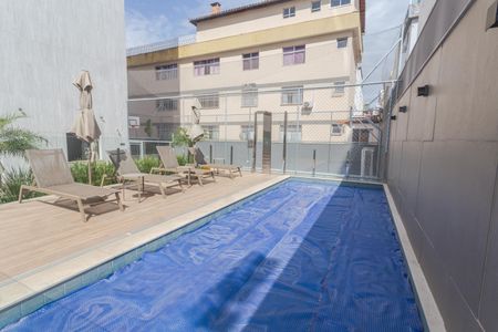 Apartamento à venda com 143m², 4 quartos e 3 vagas Apartamento à venda com 143m², 4 quartos e 3 vagasÁrea comum - Piscina