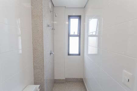 Apartamento à venda com 143m², 4 quartos e 3 vagas Apartamento à venda com 143m², 4 quartos e 3 vagasBanheiro da Suíte 2