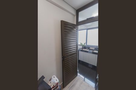 Apartamento à venda com 143m², 4 quartos e 3 vagas Apartamento à venda com 143m², 4 quartos e 3 vagasQuarto de Serviço/Despensa