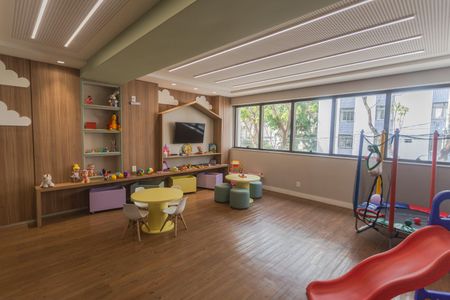 Apartamento à venda com 143m², 4 quartos e 3 vagas Apartamento à venda com 143m², 4 quartos e 3 vagasÁrea Comum - Brinquedoteca