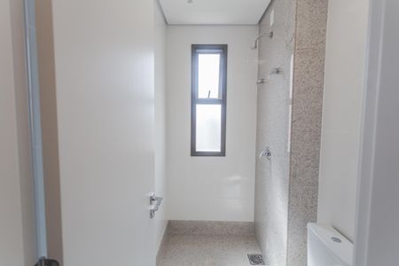 Apartamento à venda com 143m², 4 quartos e 3 vagas Apartamento à venda com 143m², 4 quartos e 3 vagasBanheiro da Semi-Suíte 1 e 2