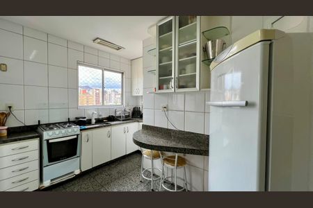 Apartamento à venda com 190m², 4 quartos e 2 vagascozinha