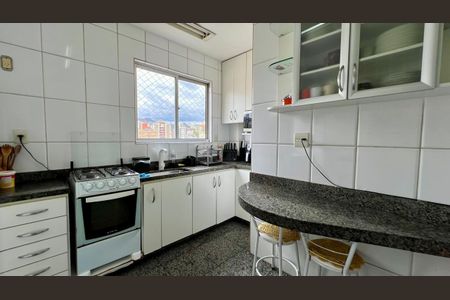 Apartamento à venda com 190m², 4 quartos e 2 vagascozinha