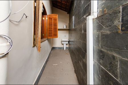 Casa à venda com 105m², 3 quartos e sem vagaÁrea de serviço