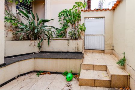 Casa à venda com 105m², 3 quartos e sem vagaÁrea externa