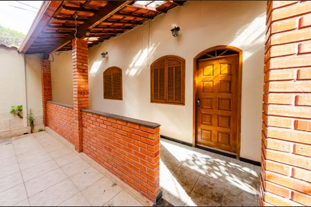 Casa à venda com 105m², 3 quartos e sem vagaÁrea externa