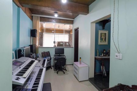 Casa à venda com 1200m², 4 quartos e 6 vagasEscritório