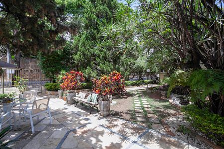 Casa à venda com 1200m², 4 quartos e 6 vagasEntrada