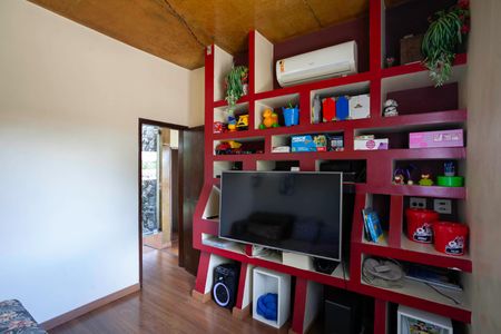 Casa à venda com 1200m², 4 quartos e 6 vagasQuarto 1