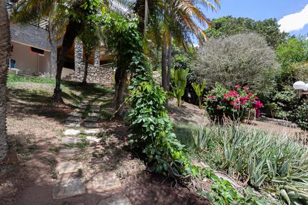 Casa à venda com 1200m², 4 quartos e 6 vagasQuintal