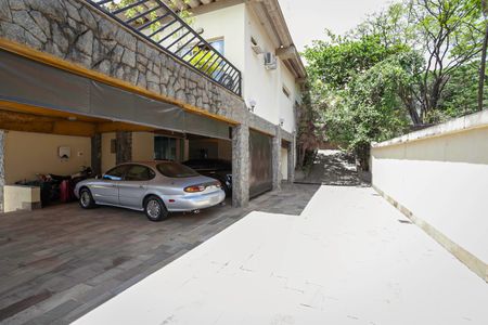 Casa à venda com 1200m², 4 quartos e 6 vagasGaragem
