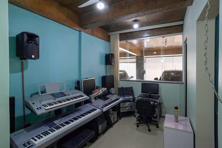 Casa à venda com 1200m², 4 quartos e 6 vagasEscritório