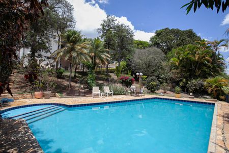 Casa à venda com 1200m², 4 quartos e 6 vagasPiscina