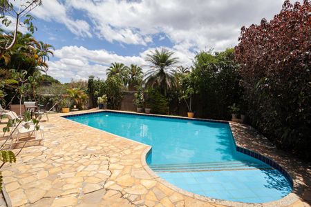 Casa à venda com 1200m², 4 quartos e 6 vagasPiscina