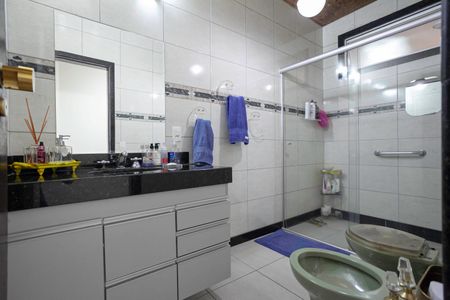 Casa à venda com 1200m², 4 quartos e 6 vagasBanheiro social 