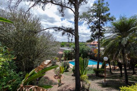 Casa à venda com 1200m², 4 quartos e 6 vagasQuintal