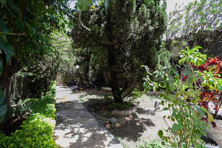 Casa à venda com 1200m², 4 quartos e 6 vagasJardim