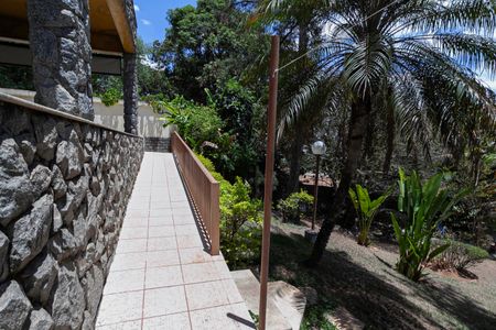 Casa à venda com 1200m², 4 quartos e 6 vagasQuintal