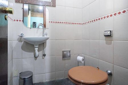 Casa à venda com 1200m², 4 quartos e 6 vagasLavabo