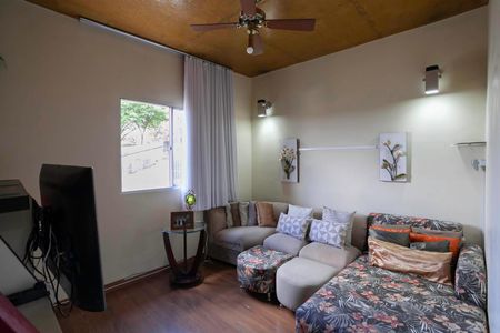 Casa à venda com 1200m², 4 quartos e 6 vagasQuarto 1