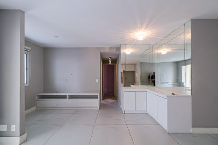 Sala de apartamento à venda com 2 quartos, 77m² em Jardim Arpoador, São Paulo