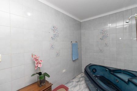 Casa à venda com 440m², 3 quartos e 7 vagasBanheiro da Suíte