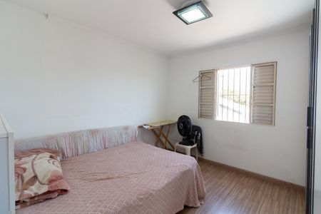 Casa à venda com 149m², 2 quartos e 2 vagas Casa à venda com 149m², 2 quartos e 2 vagasQuarto 1