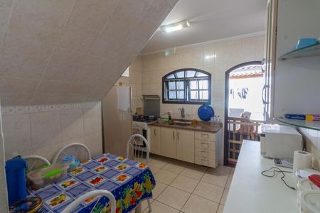 Casa à venda com 149m², 2 quartos e 2 vagas Casa à venda com 149m², 2 quartos e 2 vagasCozinha