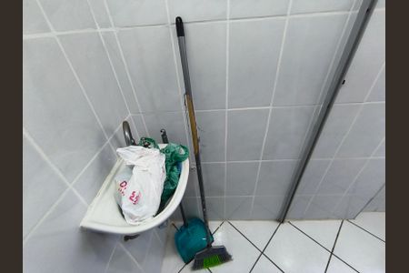 Apartamento para alugar com 61m², 2 quartos e 1 vaga Apartamento para alugar com 61m², 2 quartos e 1 vagaBanheiro de Serviço