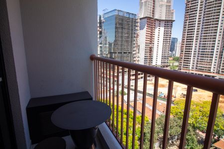 Studio para alugar com 25m², 1 quarto e sem vaga Studio para alugar com 25m², 1 quarto e sem vagaVaranda