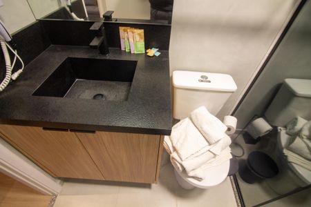 Banheiro de kitnet/studio à venda com 1 quarto, 25m² em Jardim das Acacias, São Paulo