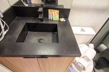 Studio para alugar com 25m², 1 quarto e sem vaga Studio para alugar com 25m², 1 quarto e sem vagaBanheiro