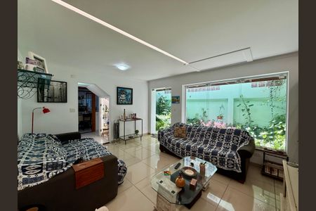 Casa para alugar com 148m², 3 quartos e 2 vagasSala 