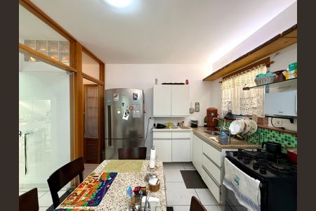 Casa para alugar com 148m², 3 quartos e 2 vagasCozinha 