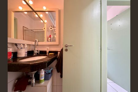 Casa para alugar com 148m², 3 quartos e 2 vagasBanheiro Social 