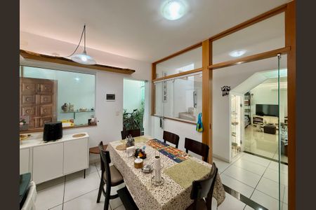 Casa para alugar com 148m², 3 quartos e 2 vagasCozinha 