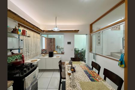 Casa para alugar com 148m², 3 quartos e 2 vagasCozinha 