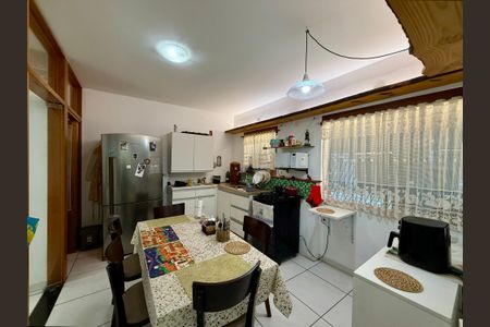 Casa para alugar com 148m², 3 quartos e 2 vagasCozinha 