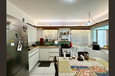 Casa para alugar com 148m², 3 quartos e 2 vagasCozinha 