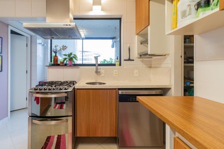 Apartamento à venda com 130m², 2 quartos e 2 vagasCozinha