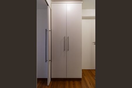 Apartamento à venda com 130m², 2 quartos e 2 vagasArmario do Corredor