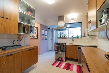 Apartamento à venda com 130m², 2 quartos e 2 vagasCozinha